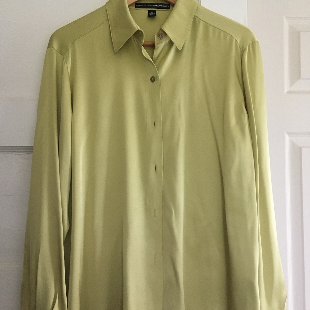 This is a beautiful silk shirt!